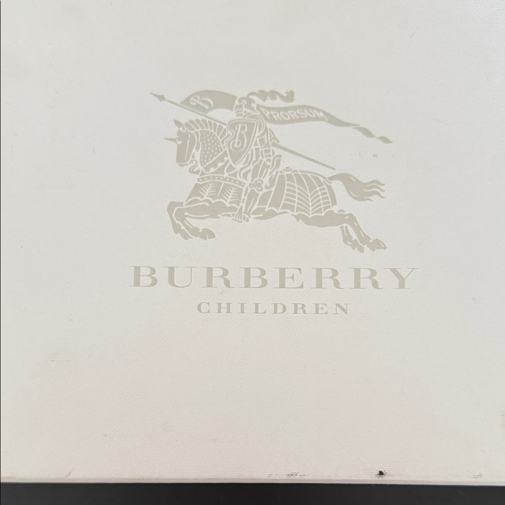 Burberry Children Cream Gift Box